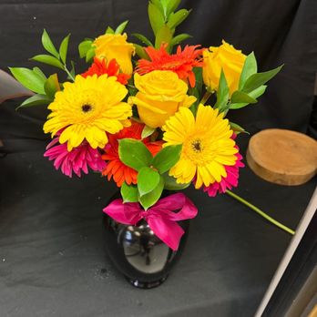 El Jardin de Adela - Flower bouquet - Florists Near Me - Laguna Hills, California El Jardin de Adela - Flower bouquet - Florists Near Me - Laguna Hills, California