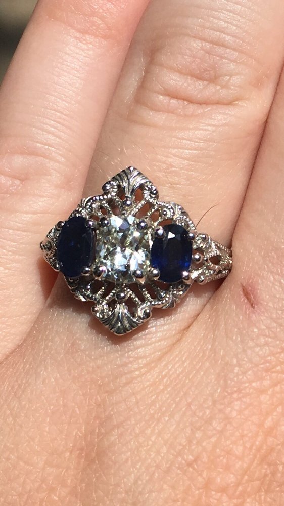 VILLAGE GOLDSMITH 21 Photos & 11 Reviews Jewelry 5333 Forest Ln