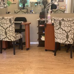 Romeo and Juliet - Manicure stations