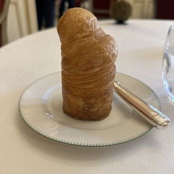 Le Clarence - Cruffin - French Near Me - Paris, 75
