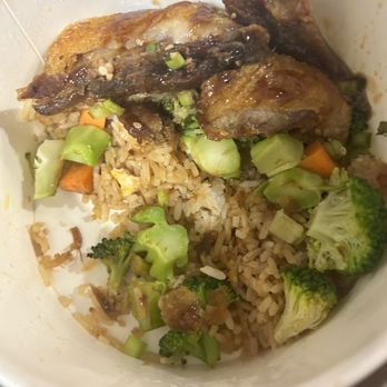 Poprice - Container not even filled half way - Chicken Wings Near Me - Fresh Meadows, New York