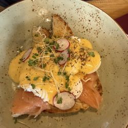 Boston Tea Party - Eggs Royale