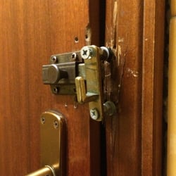Da Vito - Some great handiwork on the toilet door!