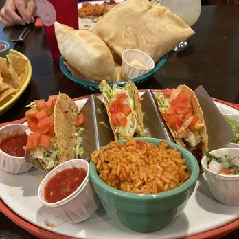 Tomasita's Albuquerque - Tacos 2 beef 1 chicken. Looks can be deceiving very bland and tasteless meat. - New Mexican Cuisine Near Me - Albuquerque, New Mexico Tomasita's Albuquerque - Tacos 2 beef 1 chicken. Looks can be deceiving very bland and tasteless meat. - New Mexican Cuisine Near Me - Albuquerque, New Mexico