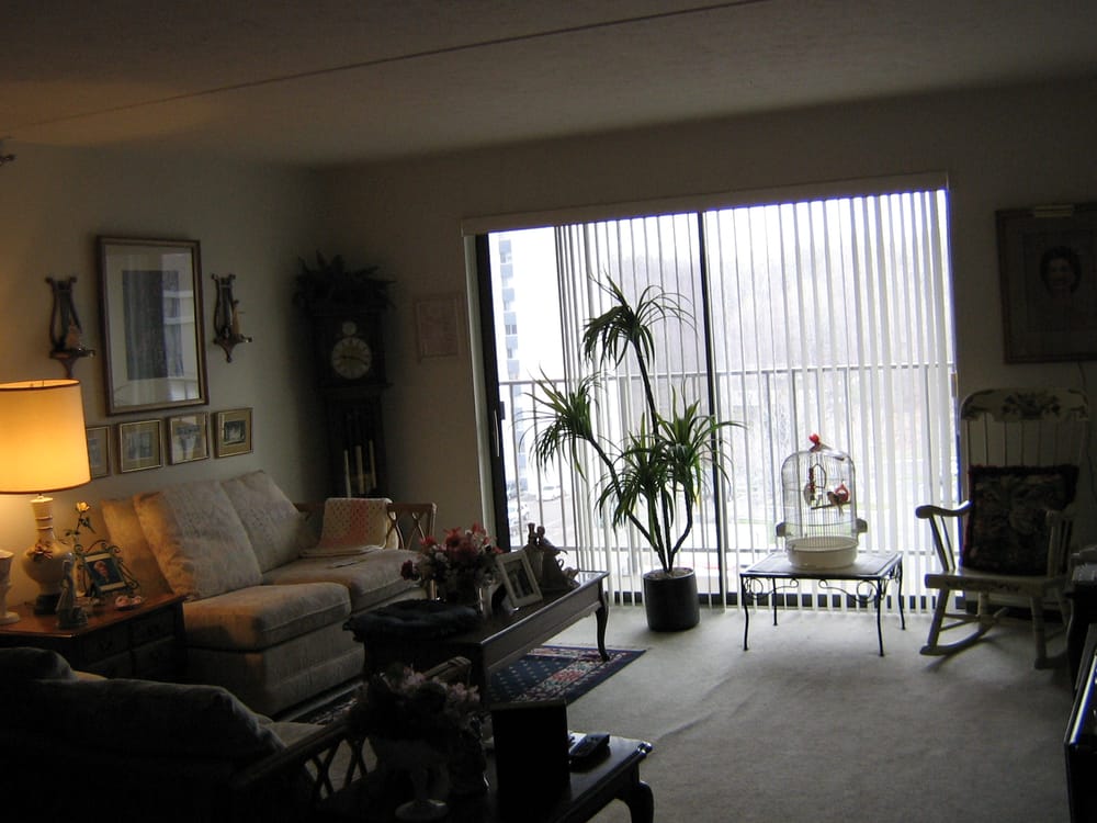 GATES MILLS CLUB Updated October 2024 6759 Mayfield Rd, Mayfield