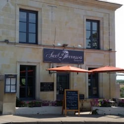 Aux 2 Terrasses - ne équipe jeune. Accueil souriant. Menu unique,des produits de l'agriculture raisonnée. Une cuisine simple mais parfumée.