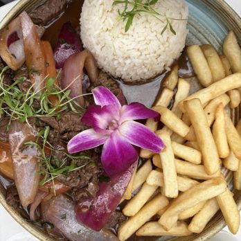 Manta Peruvian Cuisine - Lomo Salteado - Seafood Near Me - Lighthouse Point, Florida