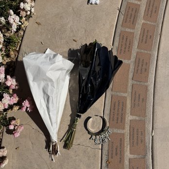 Rose Haven Heritage Garden - If you're taking grad pics, that is amazing. Just remember to pack out what you pack in. Do not leave trash behind. - Community Gardens Near Me - Temecula, California