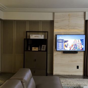 Sheraton Universal Hotel - Hotels Near Me - Universal City, California