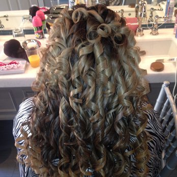Bombshell Beauty Lounge  - Hair Stylists Near Me - Redlands , California