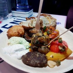 Raki + Mezze Truck - Türkische Mezze