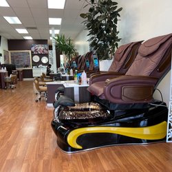 88 Nails & Spa - Several empty pedi chairs, though plenty of manicure clients