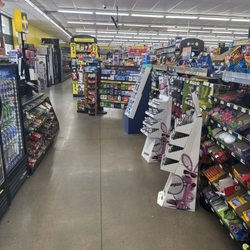 Dollar General - Clean and nice
