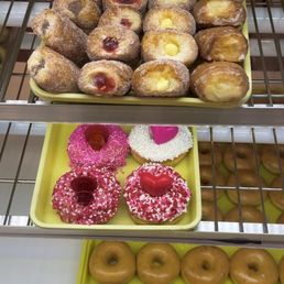 DONUTS DONUTS