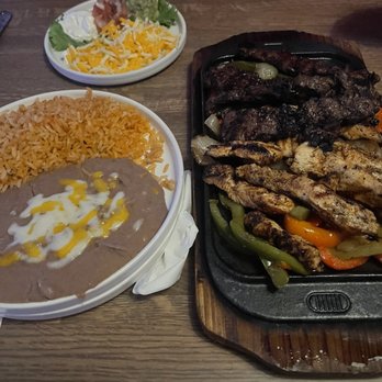 Union Mesa - Combination chicken and beef fajitas - Tex-Mex Near Me - Thackerville, Oklahoma Union Mesa - Combination chicken and beef fajitas - Tex-Mex Near Me - Thackerville, Oklahoma