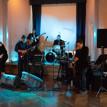 The Jesse Charles Dance Band - Guaranteed EPIC dance party! - Musicians Near Me The Jesse Charles Dance Band - Guaranteed EPIC dance party! - Musicians Near Me