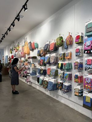 BAGGU SoHo by null