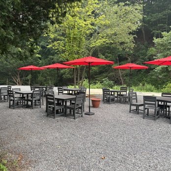 Mineos Pizza - Pizza Near Me - Hampton Township, Pennsylvania