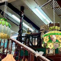 Main Street Mercantile - They had lots of beautiful antique lamps!