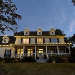 Bham Lights - Bham Lights Christmas lights! Full-service design, install, removal, and storage. Zero stress, maximum glow.