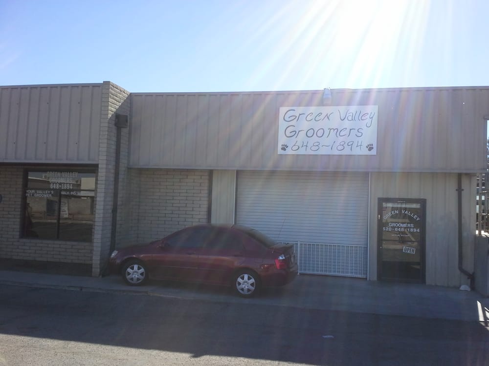 GREEN VALLEY GROOMERS Updated July 2024 219 W Calle De Las Tiendas