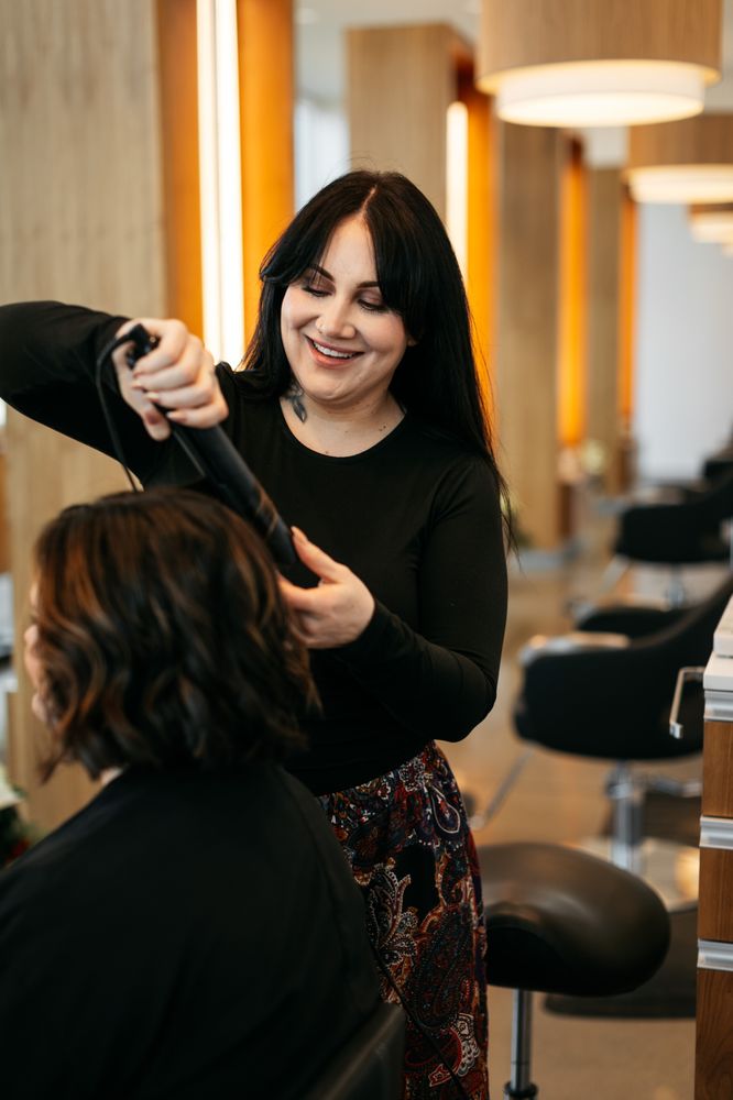 Blow Salon Image