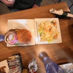 Slippery Otter Pub - Bison burger