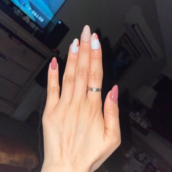 Bellaviva Nail Bar - Nail Salons Near Me - Aurora, Illinois