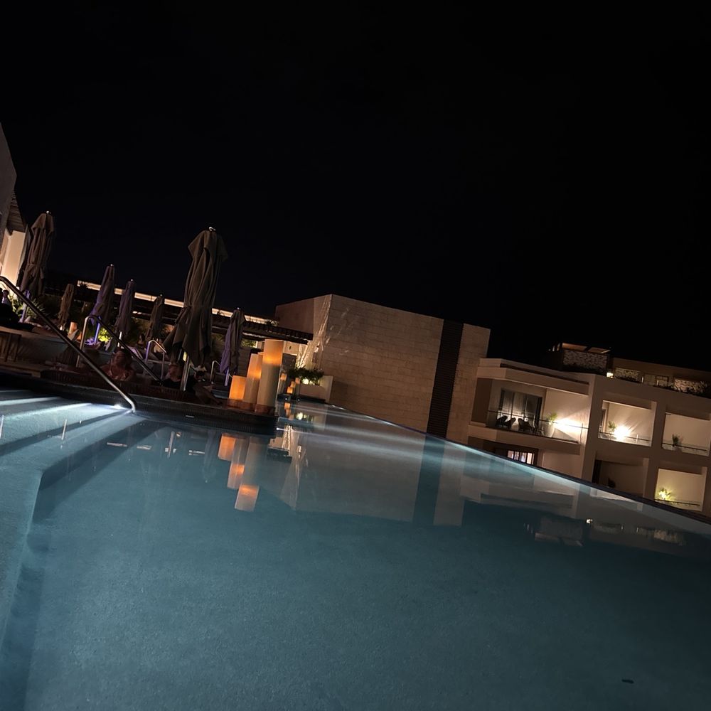 Best rooftop bar!!