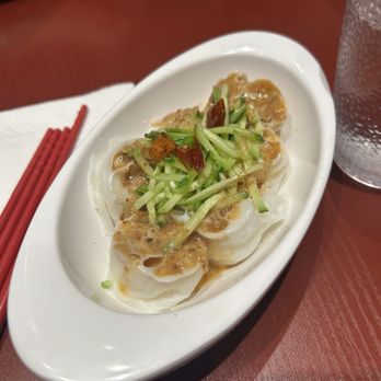 Dumpling Xi - Lotus shaped noodles - Chinese Near Me - New York, New York
