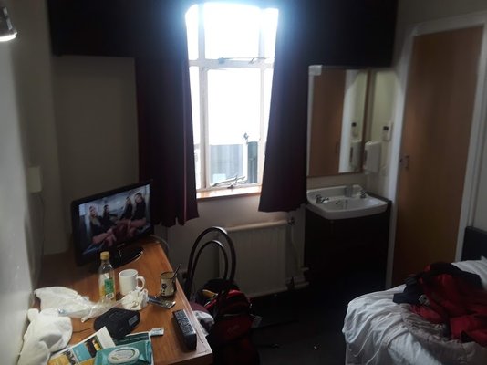 Hotel Waterloo & Backpackers by null