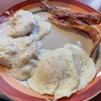 Waltrip's Corner - Delicious breakfast - Grocery Near Me - Brownstown, Illinois