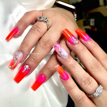 Spa Nails - Perfect ombre nail set for summer - Nail Salons Near Me - Gresham, Oregon Spa Nails - Perfect ombre nail set for summer - Nail Salons Near Me - Gresham, Oregon