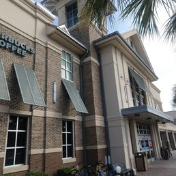 the front of a starbucks coffee shop