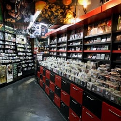 Discos Revolver - Interior botiga