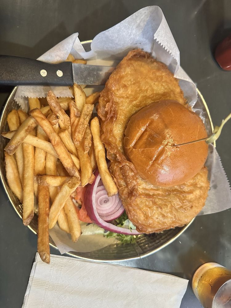 11th Hour Bar And Grill