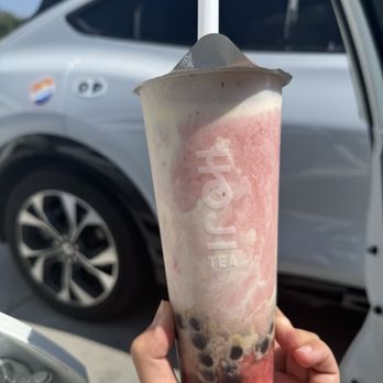 HOJI Tea Community - Strawberry cloud - Bubble Tea Near Me - Pasadena, California HOJI Tea Community - Strawberry cloud - Bubble Tea Near Me - Pasadena, California