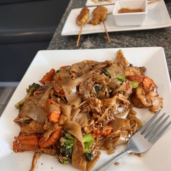 Pho Bowl - Pad C/U Combination - Vietnamese Near Me - Bethlehem, Pennsylvania Pho Bowl - Pad C/U Combination - Vietnamese Near Me - Bethlehem, Pennsylvania