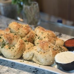 Mootz Pizzeria + Bar - Garlic Knots