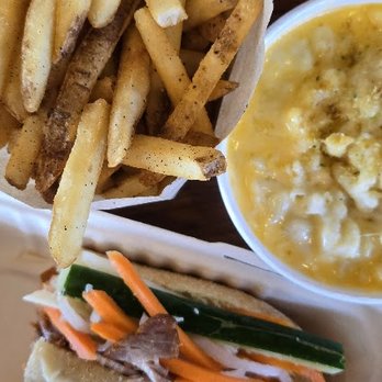 La Tour Cafe - Cafes Near Me - Honolulu, Hawaii