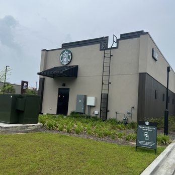 Starbucks - Coffee & Tea Near Me - Hardeeville, South Carolina