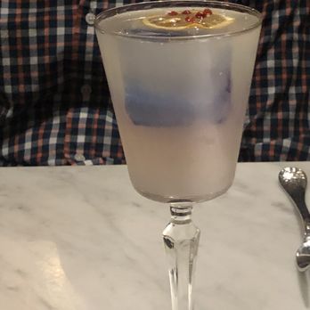 The Veranda - Lemon cocktail - Cocktail Bars Near Me - Bar Harbor, Maine