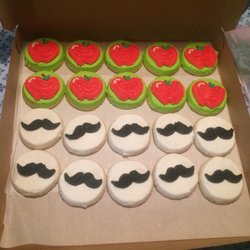 Eileen's Colossal Cookies - Custom cookies