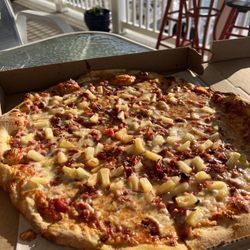 Cappy's Seaside Pizza & Steaks - Hawaiian pizza