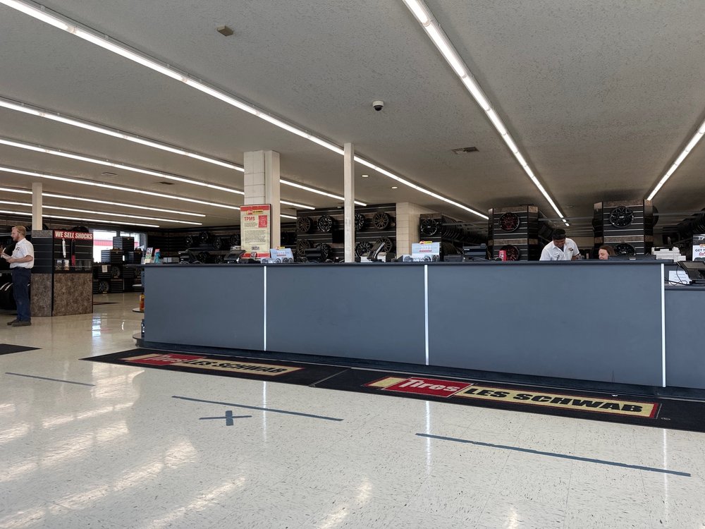 LES SCHWAB TIRE CENTER Updated October 2024 32 Reviews 1710