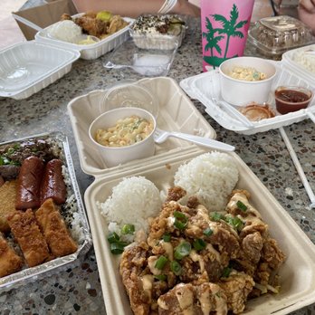 Pine Tree Cafe - Breakfast & Brunch Near Me - Kailua-Kona, Hawaii