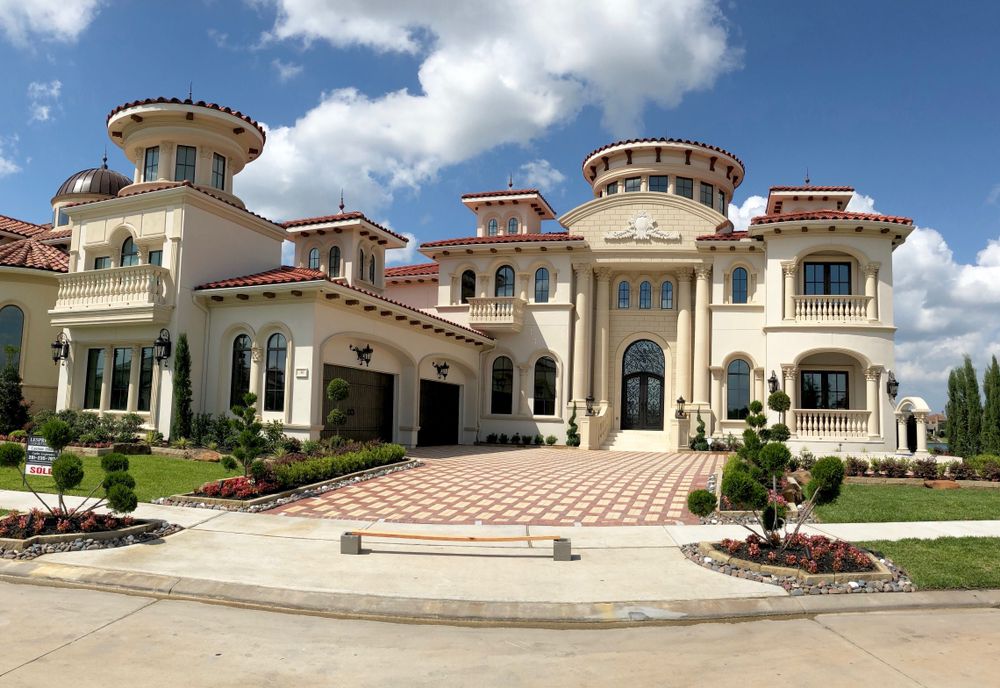 Slide of Stone Gate Roofing