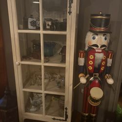 Fairview Cafe - Old Cameras in display case