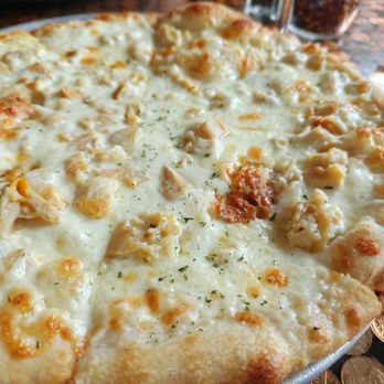 Domenic's Pizzeria - House clam - Pizza Near Me - Killington, Vermont