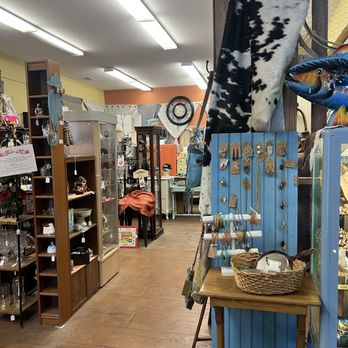 Peddler's Place - Antiques Near Me - Myrtle Beach, South Carolina